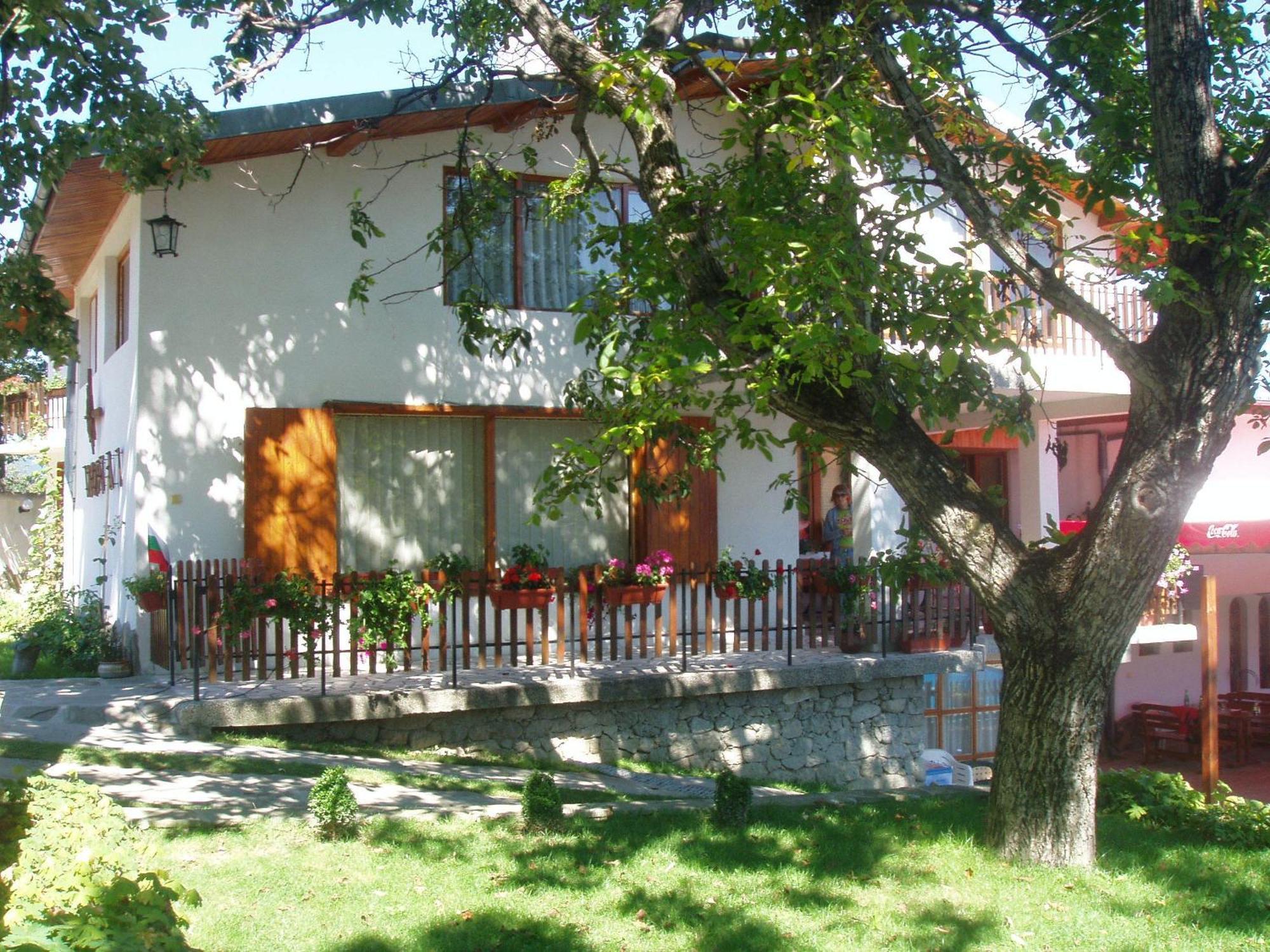 Hotel Tihiat Kat Apriltsi (Lovech) Exterior foto